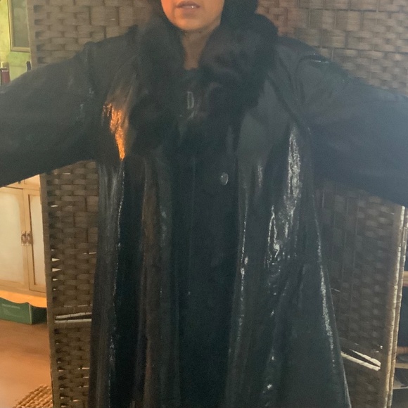 Dero Rocco D’Amelio lazer leather mink collar trimmed black coat - Picture 3 of 4